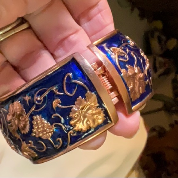 Signed Copper Tone and Blue Enamel Clamp Close Bracelet Grapes Motif - Picture 5 of 13